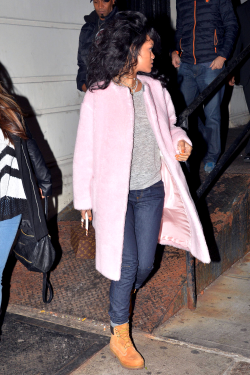 smokingsomethingwithrihanna:  New York (Oct. 19) 