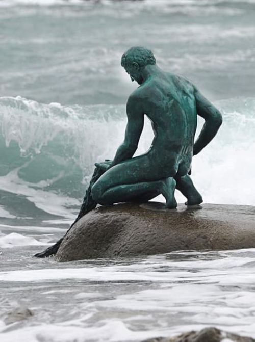 ex-frat-man:       Leonardo Lustig, sculptor, Santa Margherita