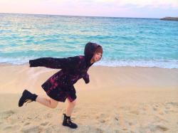 kyarychan:  [5:14 PM] At the beach in Okinawa!!! (top)[5:15