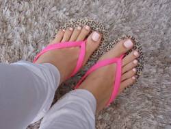 feeteverywhere:  @dani_feet #footmodel #feetnation #prettyfeet