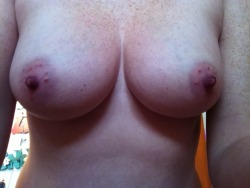 bestofamateursubmissions:  Another hot submission by @myredhotwife