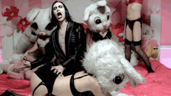 tuffipigo:  Spank me♥  Manson is the Man … well , him