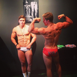 guysinshortsandsocks:  You know they are hot!