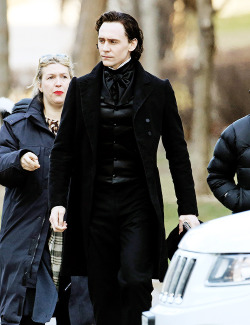 lordspock:  Tom Hiddleston seen dressed in costume while filming