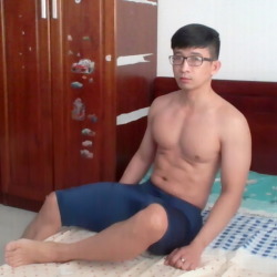 sgsub:  paulnguyen1234:  famdevil: Đẹp trai ghê   anh ku