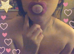 sugaryespleasee:  paci baby! I’m such a cutie wiff my new paci!