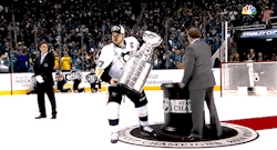 so-hockey-eh:  Sid lifting the cup! 