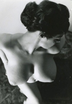 vintagehotmagazine:  Marie Devereux 