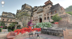 indiastreetview:  Neemrana Hill Fort (नीमराना किला) is