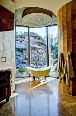 sweetestesthome:  Mediterranean Master Bath by Soloway DesignsClick