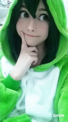 mofetafrombrooklyn: pettankochan:  *tsuyu intensifies*  This