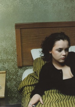 a-state-of-bliss:Christina Ricci by Annie Liebovitz