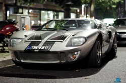 kneerabbit-klauskniehase:  The Original Ford GT