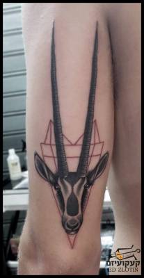 fuckyeahtattoos:  Oryx tattoo by Ed from Tel Aviv on omer’s