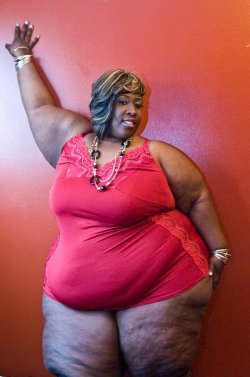 fatcurvystories:  ladyseductressxxx you MUST have the softest