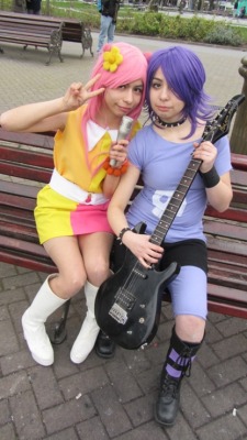 kanpekinakosupure:  Ami & Yumi - Hi Hi PUFFY AMIYUMI! Cosplayer