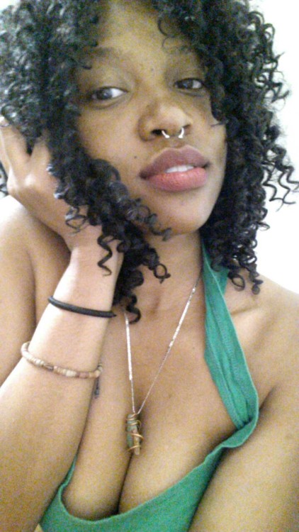 krazykawaii-e:But before sleep, selfiesâ€¦  http://amateurblackselfies.tumblr.com/