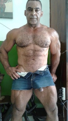 biglegsbigass:  naturalmanishot:The Daddy O'Day is the brazilian