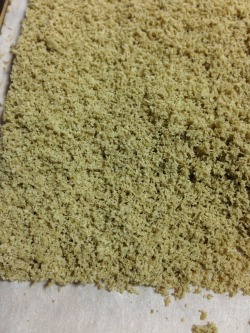 blacknwhiterainbows:  Malawi Gold wash. 120/73u. Ice water hash,