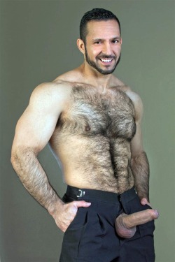 I like a lot hairy man, this cock is amazing