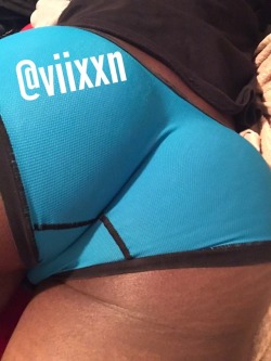 viixxn:  Views 🍑🤤 From Behind  Instagram: @viixxn Twitter: