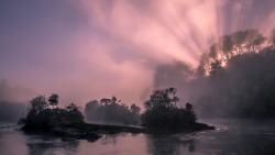 biffmood:  misty morning sunrise at the Waikato River, Taupo,