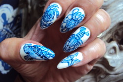 chrissynailart:  Here’s my nautical nails for 2014. Hand painted.
