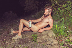 countryboycumdump-blog:  With a beautiful body like that, why