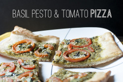 captainherbivore:  Basil Pesto and Tomato Pizza 