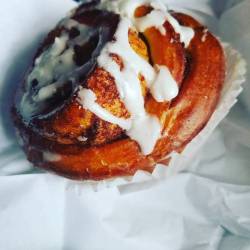 Cinnamon roll muffin. I love Brothers Bakery! ❤ i hope they