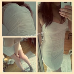 littlekittendreams:  I decided to try on an old dress and its