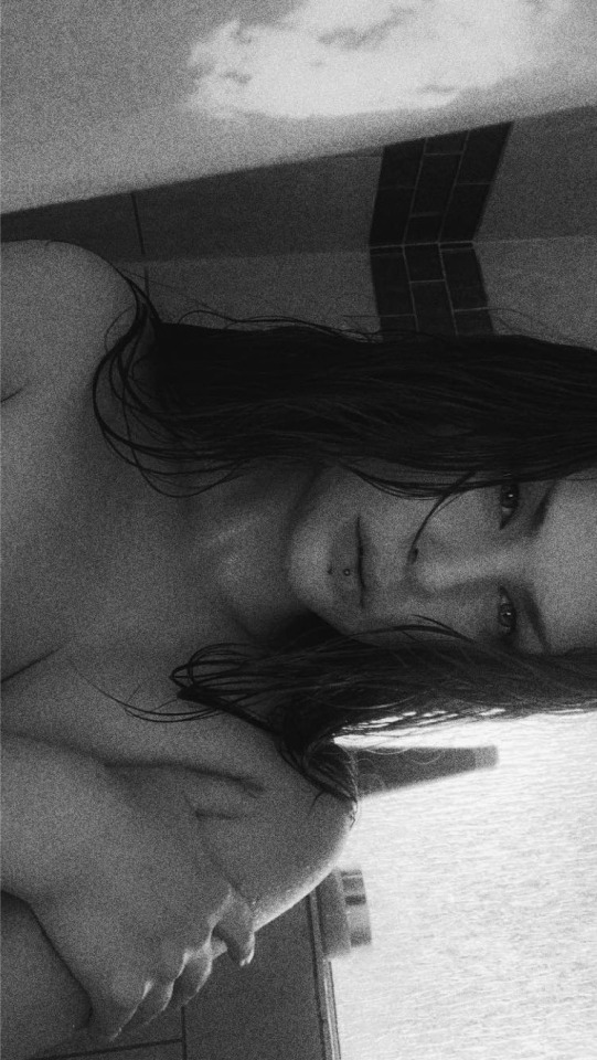 thedivine-feminine:Just here to feed my vanity 