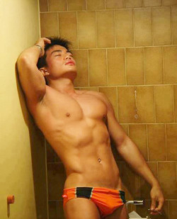 asianmalemuscle:  Enjoy thousands of images in the archive: http://asianmalemuscle.tumblr.com/archive