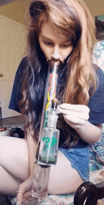 drugssexandhairlesscats: Summer saturday afternoon Roor rips💨