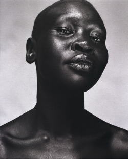 horreure:  In Your Face, Alek Wek and Guinevere van Seenus by