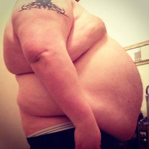 massivemyke:  Happy Fat Tuesday!! I want pancakes!!! :-)   Let me at that back