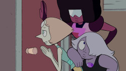 neokasumisty:  The Gems wait patiently by the door. 