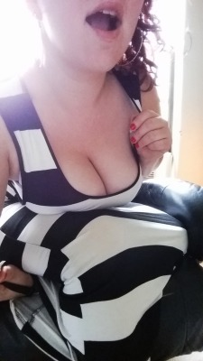 nicegirlwrongplace:  it’s so fun to be spoiled 😍 new dress