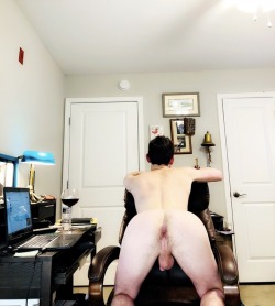 bmccubbi:  Office chairs are so versatile! 😉💦🍑