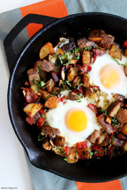 foodfrenzy:  Smoked Gouda Breakfast Skillet By: devour_blog Link
