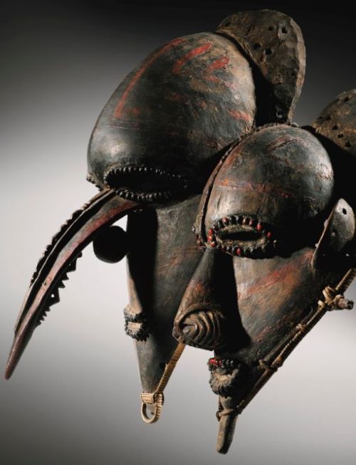 newguineatribalart:Male and Femal Sepik masks from Vokeo island