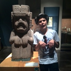 un-chango-y-un-pollo:#Me #Museum #Photo #Funny #Fun #Bored #Mexico