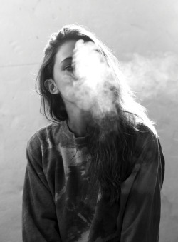 f-crystallize:  Amelia Zadro  smoke break outtake 