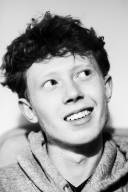 passion-fruit-and-holy-bread:  king krule’s lovely face by this