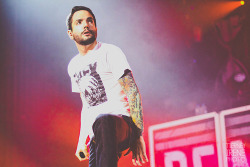 born-t0-lose:  Jeremy Mckinnon - A Day To Remember Credit: Tierney