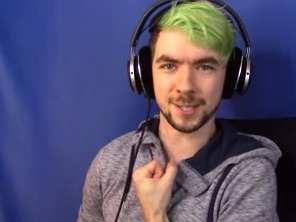 therealjacksepticeye:  idratherlivefreetofail:   GLORY TO ARSTOTZKA!   As a way to celebrate the end of Papers Please hereâ€™s every screenshot I have of Jack doing this pose. :)Â  Bonus:  GLORY GREATEST!!!Â    Isnâ€™t this the Attack On Titan hand thingy