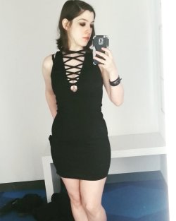 mudbloodkitten:  I wanted this dress so badly. I might have to