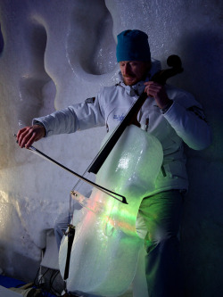 mothernaturenetwork:  Ice orchestra performs in ‘gigantic cosmic