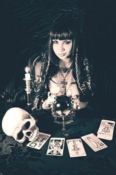 druiddaydreams:  Ancestral Tarot Readings for Samhain! Free and