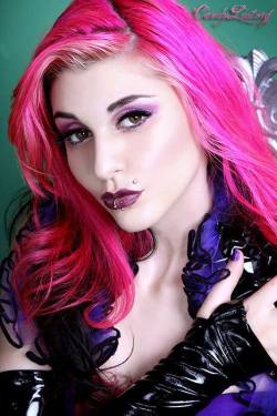 gothicandamazing:    Model: BlackLite Bonnie photo by Candylust